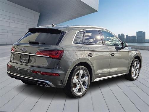 2023 Audi Q5 45 S line Premium Plus