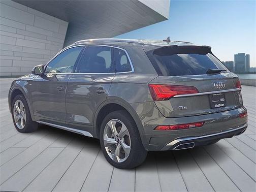 2023 Audi Q5 45 S line Premium Plus