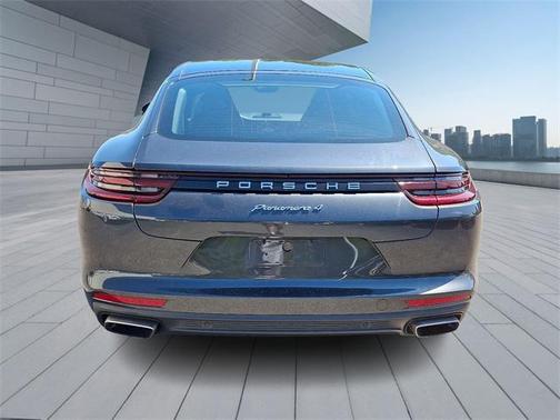 2019 Porsche Panamera 4