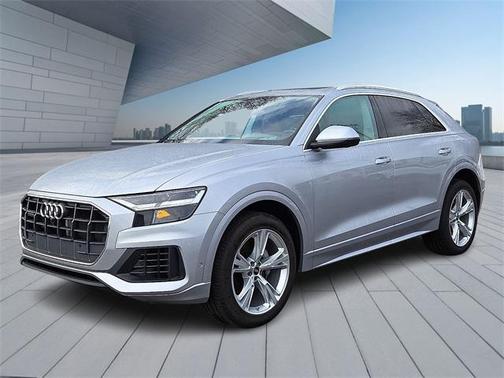 2022 Audi Q8 55 Premium
