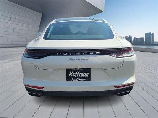 2023 Porsche Panamera 4