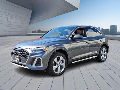 2022 Audi Q5 45 S line Premium Plus