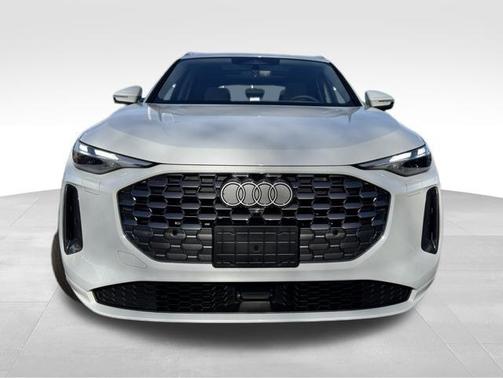 Glacier White Metallic 2026 Audi Q5 Premium TFSI quattro S tronic