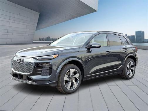 2025 Audi Q6 e-tron Premium Plus quattro