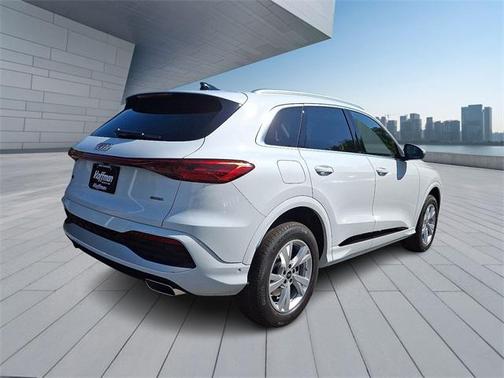 2025 Audi Q5 Premium