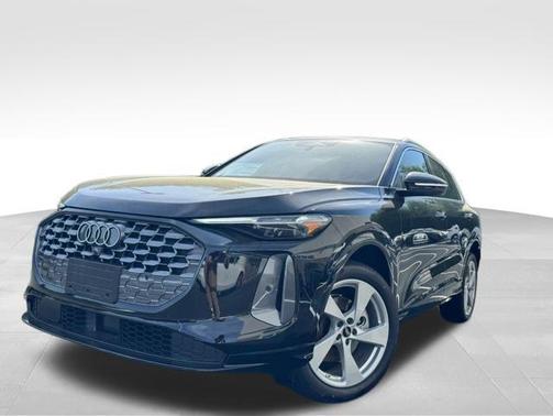 Mythos Black Metallic 2026 Audi Q5 Premium Plus TFSI quattro S tronic
