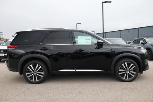 2025 Nissan Pathfinder Platinum 4WD