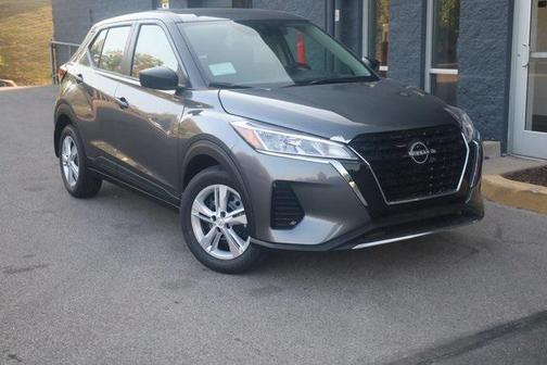 2025 Nissan Kicks S