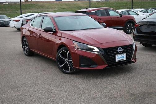 2025 Nissan Altima SR FWD