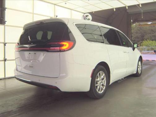 Bright White Clearcoat 2024 Chrysler Pacifica Touring L