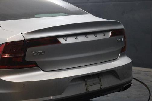 2020 Volvo S90 T6 R-Design
