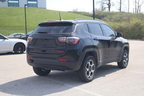 Diamond Black Crystal Pearlcoat 2022 Jeep Compass Trailhawk