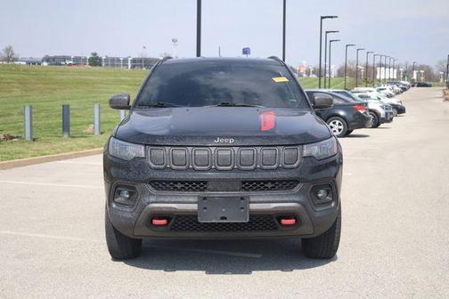 Diamond Black Crystal Pearlcoat 2022 Jeep Compass Trailhawk