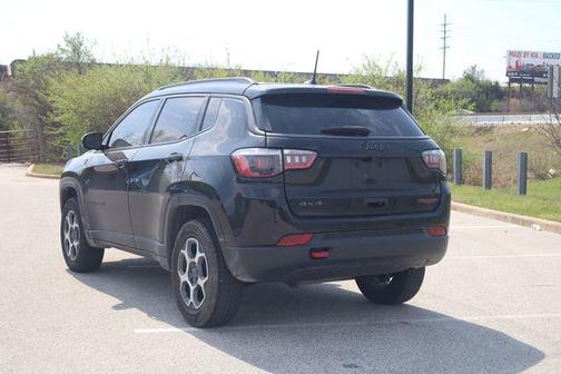 Diamond Black Crystal Pearlcoat 2022 Jeep Compass Trailhawk