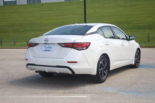 Aspen White Tricoat 2025 Nissan Sentra SV
