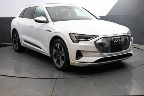 2022 Audi e-tron Premium