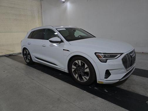 2022 Audi e-tron Premium