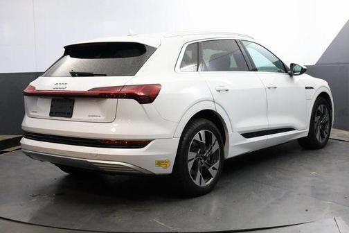 2022 Audi e-tron Premium
