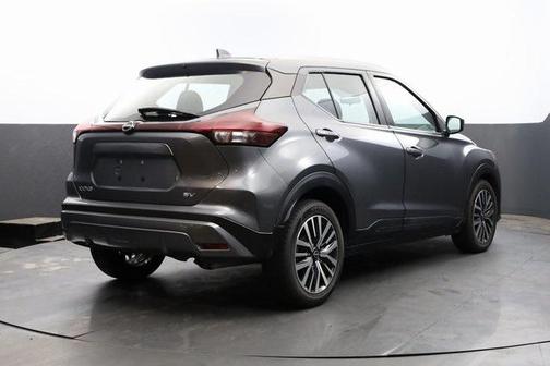 2022 Nissan Kicks SV
