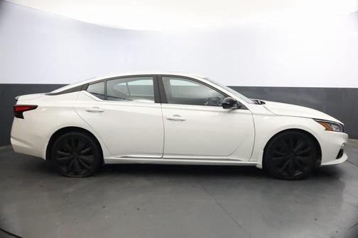 2022 Nissan Altima SR FWD