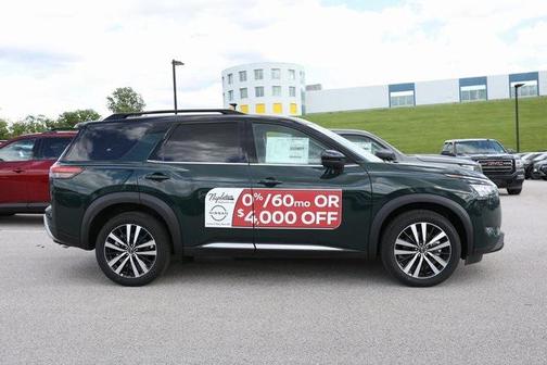 2025 Nissan Pathfinder Platinum 4WD