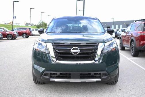 2025 Nissan Pathfinder Platinum 4WD