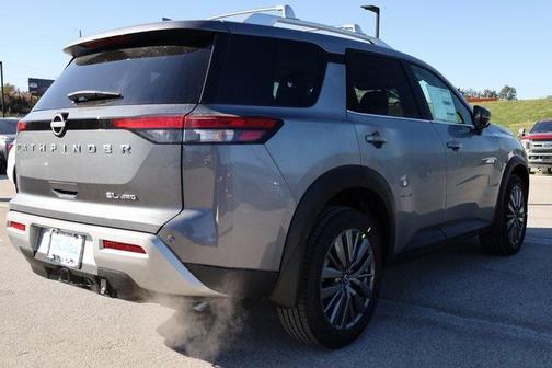 2025 Nissan Pathfinder SL 4WD