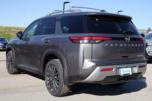 2025 Nissan Pathfinder SL 4WD