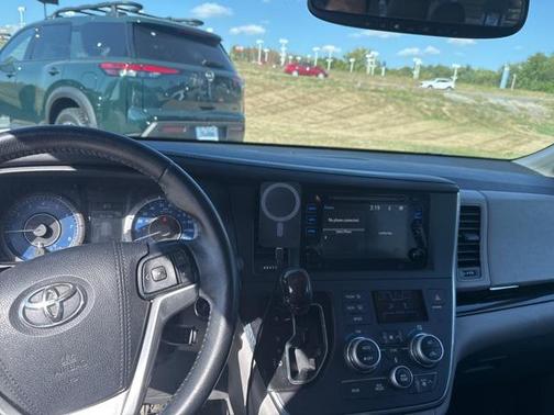 2015 Toyota Sienna XLE Premium