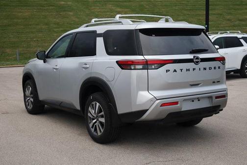 2025 Nissan Pathfinder SL 4WD