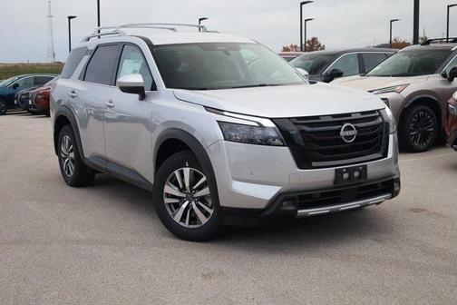 2025 Nissan Pathfinder SL 4WD