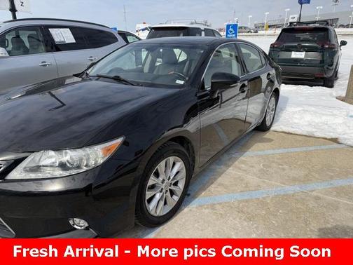 2014 Lexus ES 300h Base