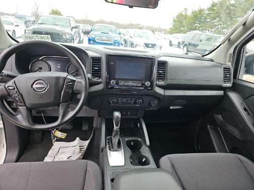 2022 Nissan Frontier S
