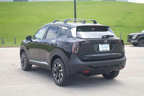 Super Black 2026 Nissan Kicks SV