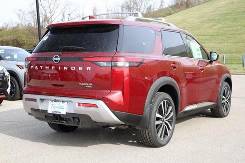 2025 Nissan Pathfinder Platinum 4WD