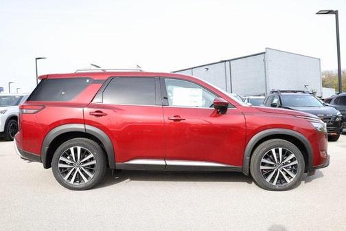 2025 Nissan Pathfinder Platinum 4WD