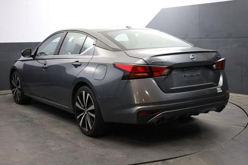 2021 Nissan Altima SR FWD