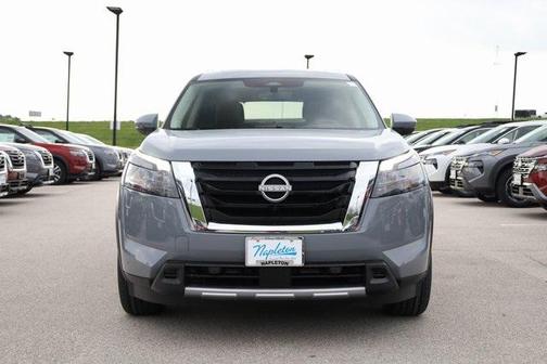 2025 Nissan Pathfinder Platinum 4WD