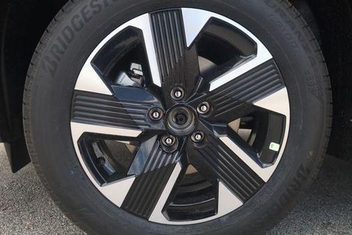 Gun Metallic 2026 Nissan Kicks SV