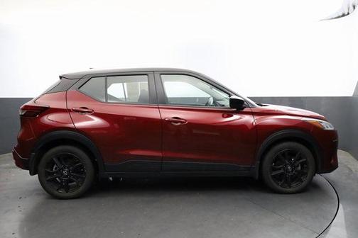 2022 Nissan Kicks SV