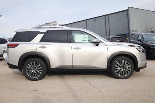 2025 Nissan Pathfinder SL 4WD