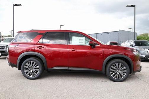 2025 Nissan Pathfinder SL 4WD