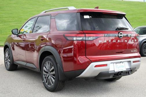 2025 Nissan Pathfinder SL 4WD