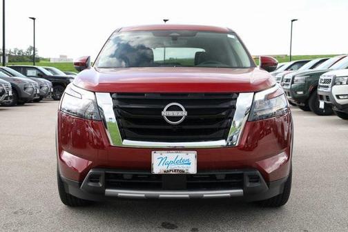 2025 Nissan Pathfinder SL 4WD