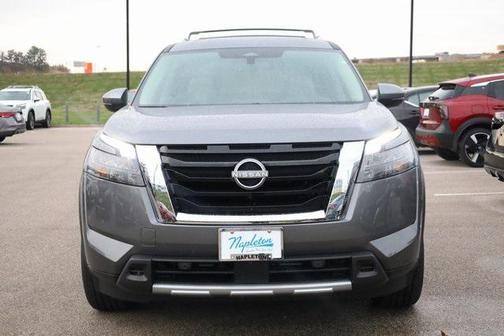 2025 Nissan Pathfinder SL 4WD