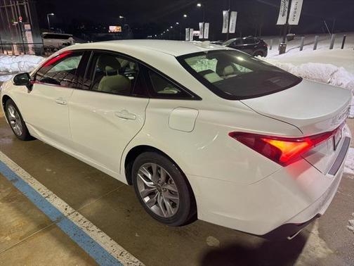 2021 Toyota Avalon XLE