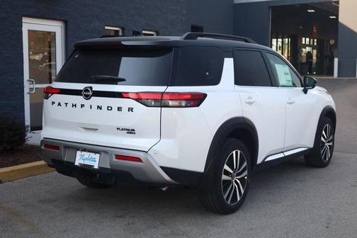 2025 Nissan Pathfinder Platinum 4WD