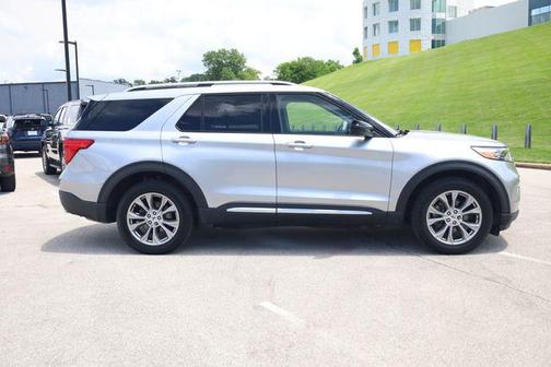 Silver Metallic 2023 Ford Explorer Limited