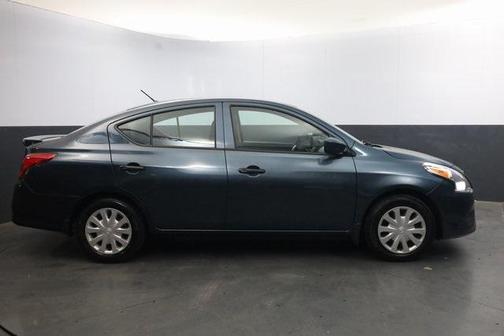 2016 Nissan Versa 1.6 S+