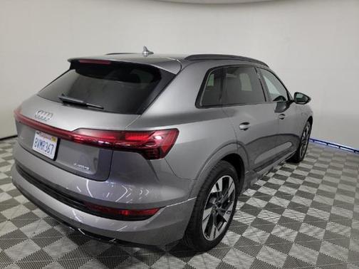 2021 Audi e-tron Premium